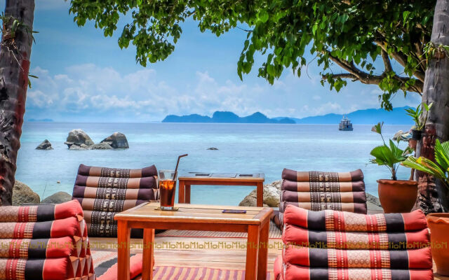 Ten Moons Lipe Resort