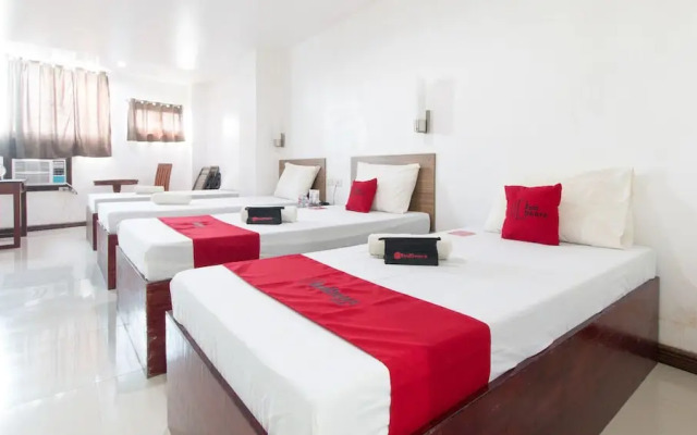 RedDoorz Plus near Vigan City Commercial Center