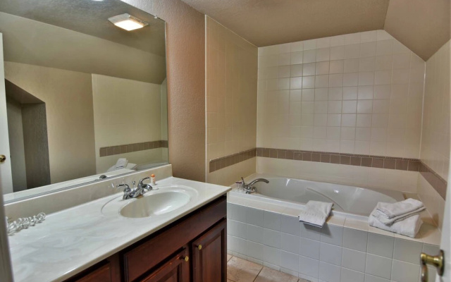Unit 302 2 BD/ 2 BA Condo