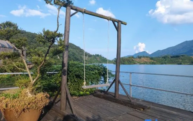 Lushan West Sea at Waterside B&B