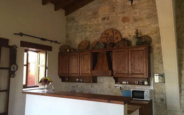 Komi Lofou House by TrulyCyprus