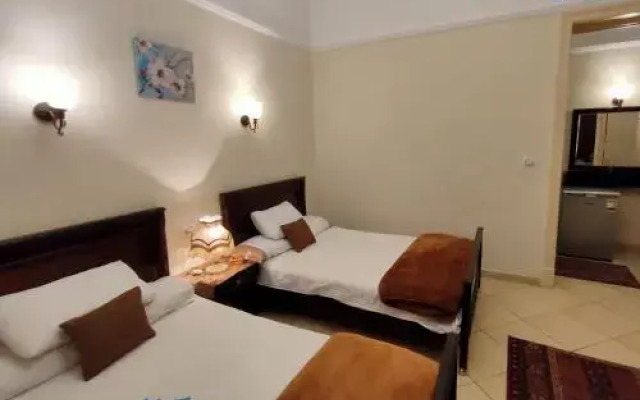 Triomphe Hotel