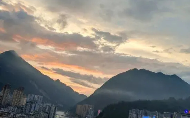 Jindu Hostel (Building A)