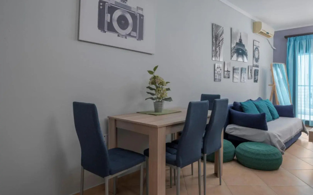 Kosmos Service Apartment City Center 2 With Parking