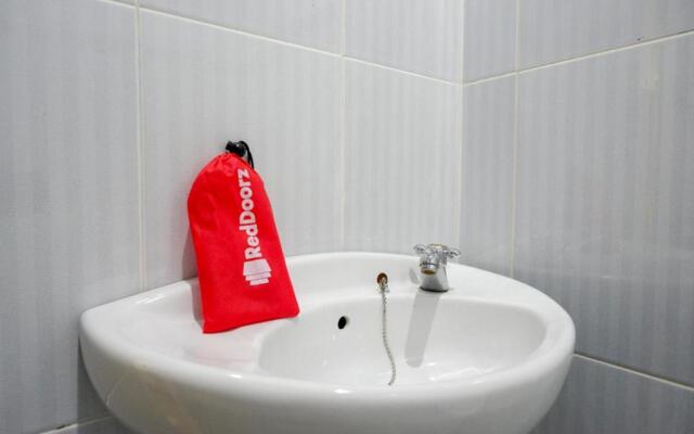 RedDoorz near Lippo Plaza Buton