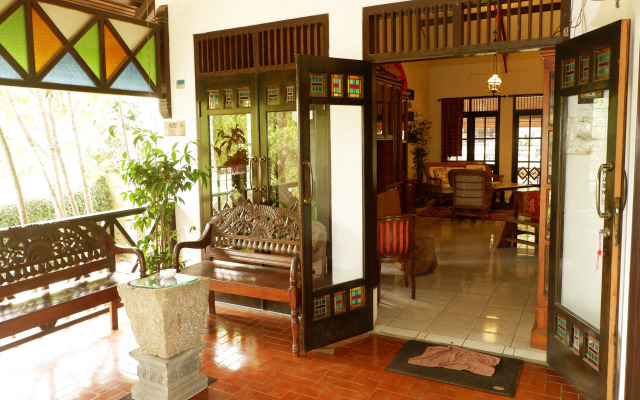 OYO 604 Cemara's Homestay