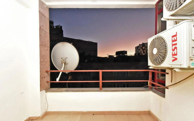 Northern Avenue, 1 bedroom Modern, Renovated apartment HH999