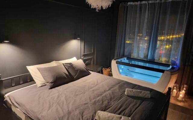SPAre-Time - Exclusive and Unique Apartment! 18+
