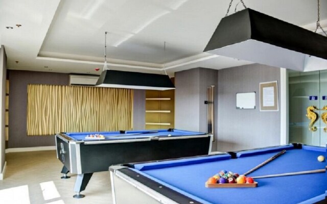 Grande Caribbean Condo by Somphong