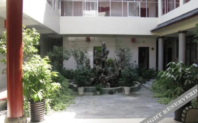 Shuangfu Hostel