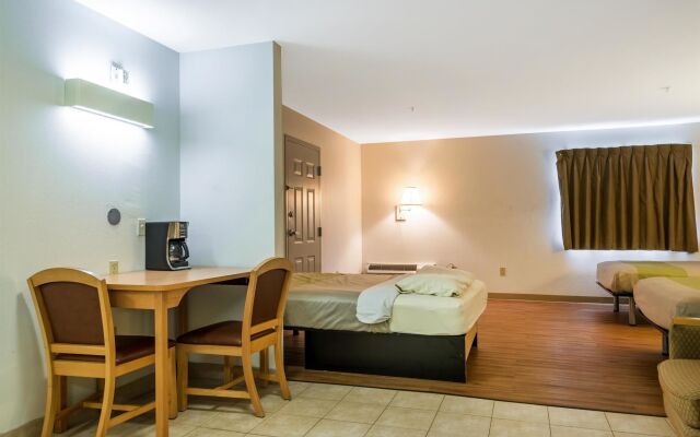 OYO Townhouse Sulphur, LA Extended Stay