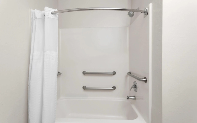 Hawthorn Extended Stay by Wyndham Naples