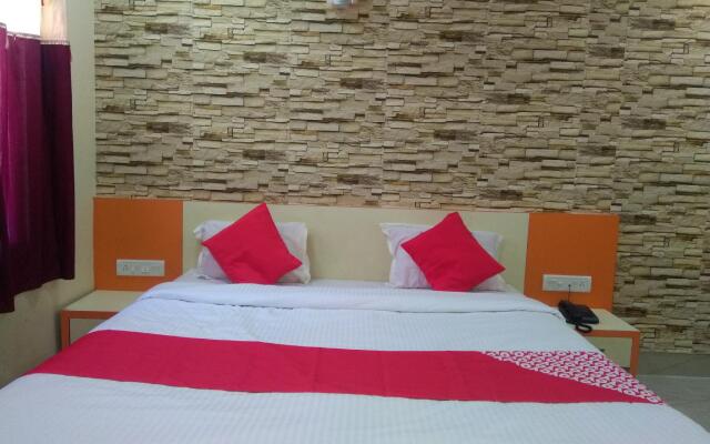 OYO 60771 New Puri Hotel