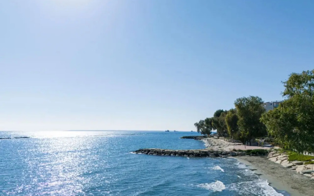 City Seafront Haven - 2 Bed Luxury Apartment