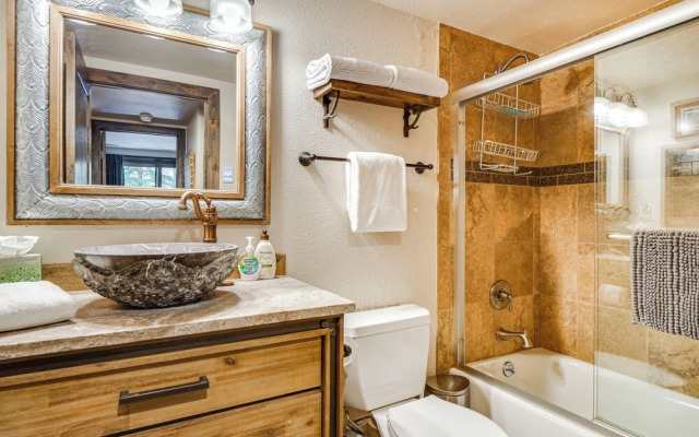 Breck Ski-in/ski-out Condo Near Main Street!