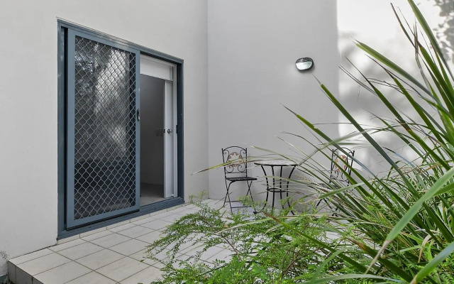 Unit 3 21 Park Generous and Comfortable Beachside Abode