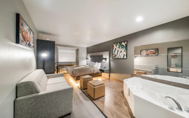 Quality Inn & Suites North Mesquite I-30