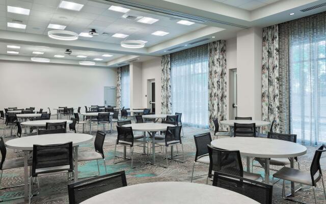Hampton Inn & Suites Atlanta Buckhead Place