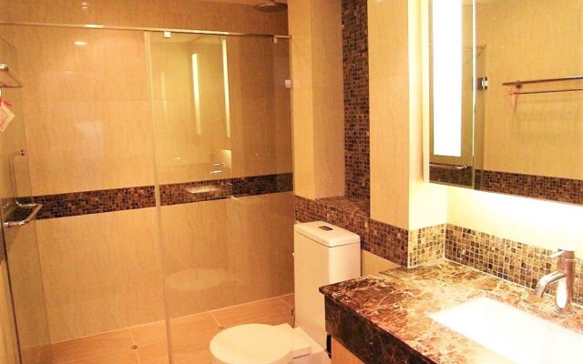 The Cliff sea & Pool Views Studio Apartment Pratumnak Pattaya