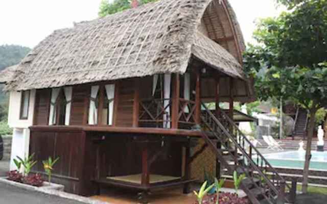 Batur Lakeside Huts