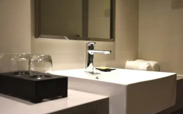 Homeinn Selected Hotel (Lishui High-Speed Railway Station Wanda Plaza)