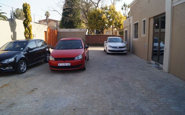 Miraton Eastgate Suites