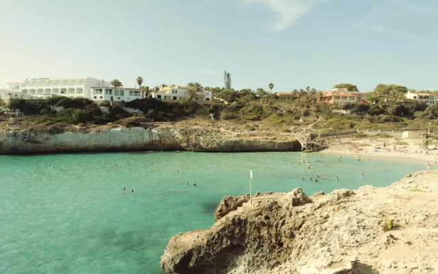 ICON Valparaiso - Adults Only