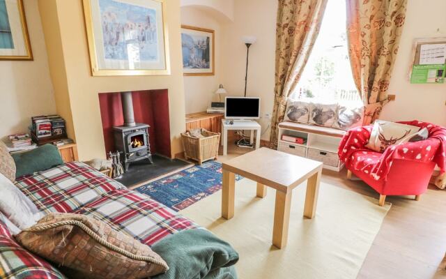 Crinan Canal Cottage