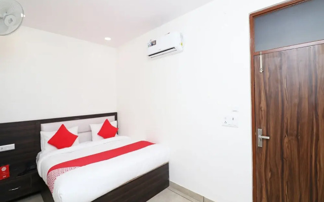 Oyo 28246 Rohtak Residency