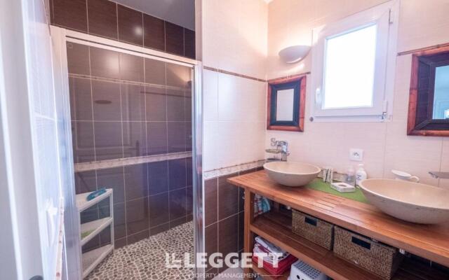 Beautiful Louisiana villa sleeps 6 with pool