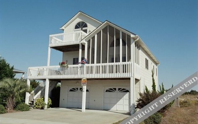 Scungilli Sunset 3 Br Home by RedAwning
