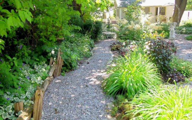 Chantry Breezes Bed & Breakfast