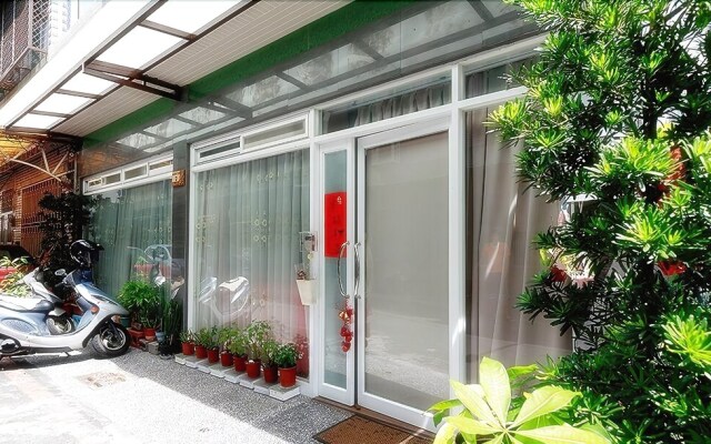 Liuhe Corner House 737