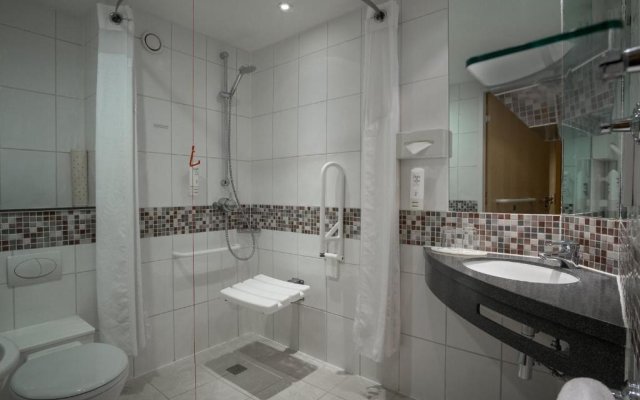 Holiday Inn London Brentford Lock by IHG