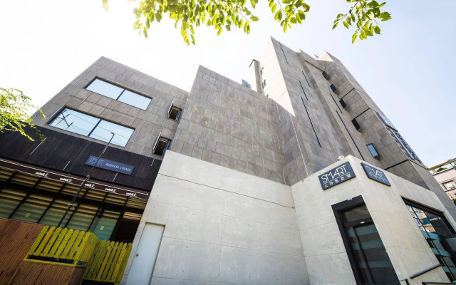 Smart Tourist Hotel