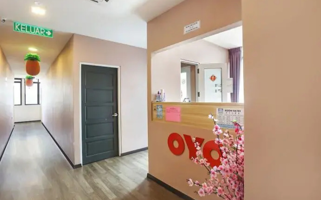 OYO 90474 Skycity Motel