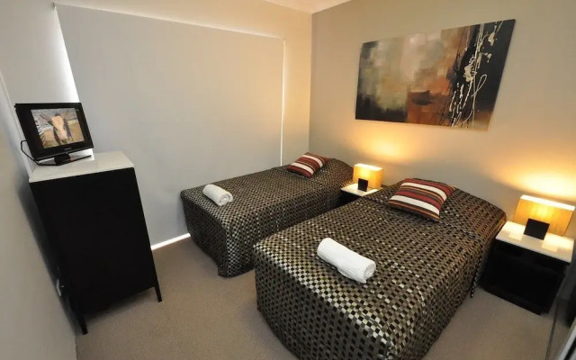 Bal 12 Foy Furnished Apartment