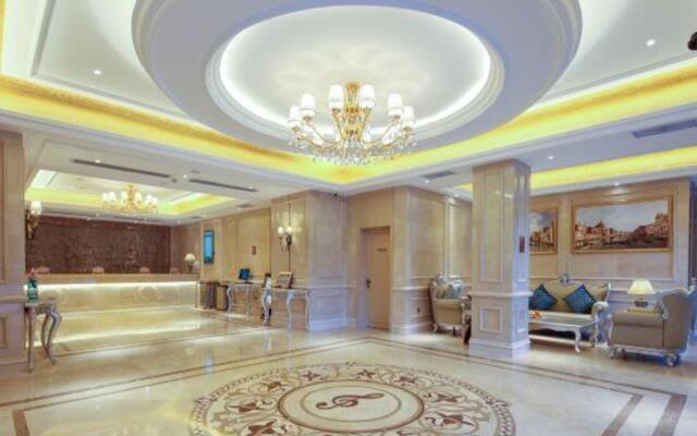 Vienna hote Ganzi 318 National Road Yajiang Bianch