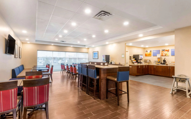 Comfort Inn & Suites