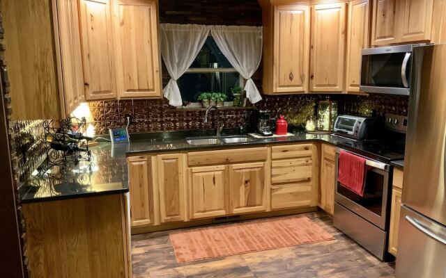 Copper Fox 3 Bedroom Cabin