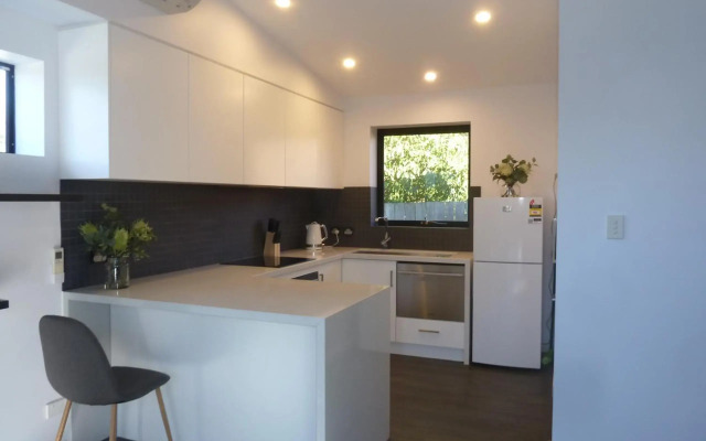 Bellevue on Bentley - Unit 1