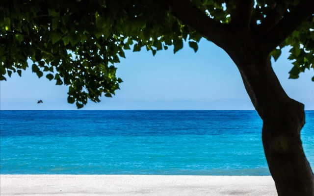 Romantic Beachfront Getaway