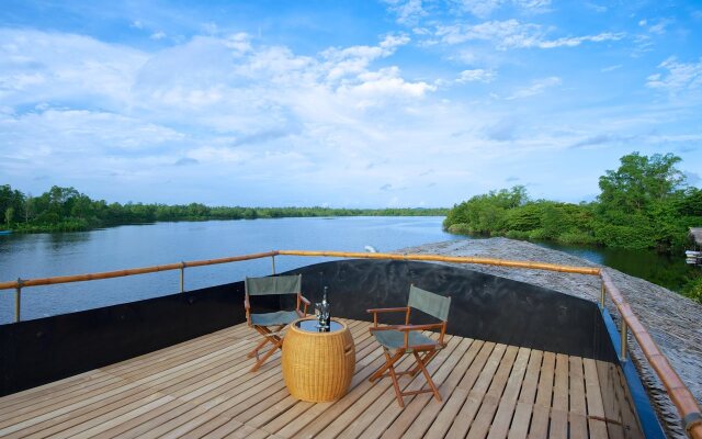 Yathra Houseboat