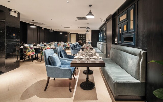 Luxe Paradise Premium Hotel