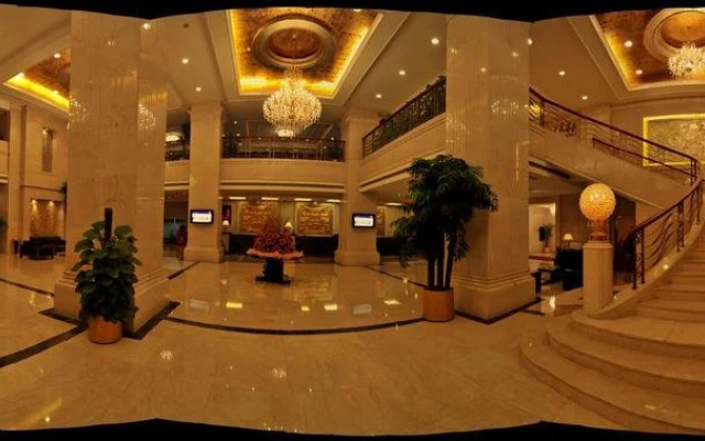 Yining Huarui Business Hotel