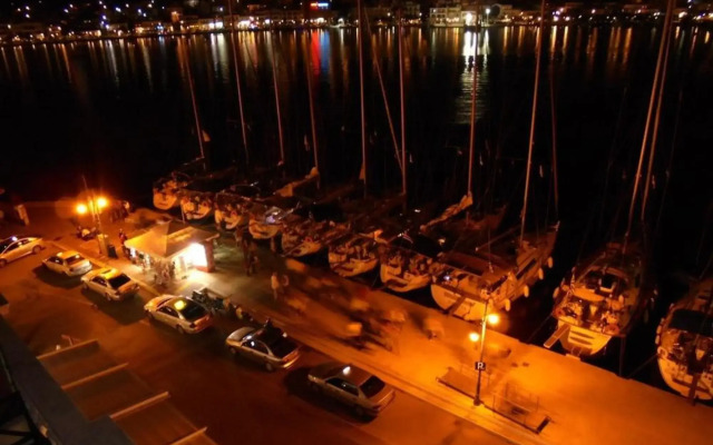 Manessi City Hotel