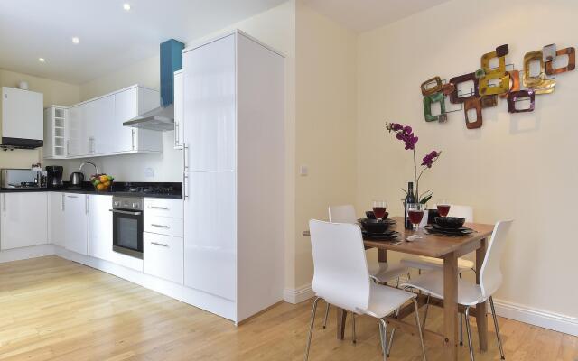 Farringdon Apartment