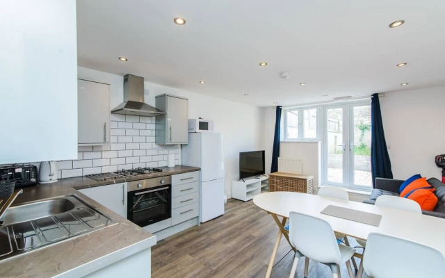 Short Stay Bristol - Freeland Rear House