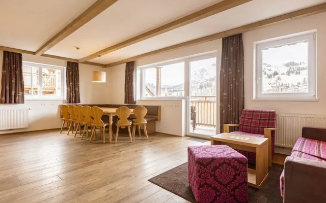 Spacious Chalet Near ski Area
