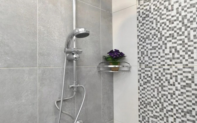 2 bedroom apartment on Teryan street